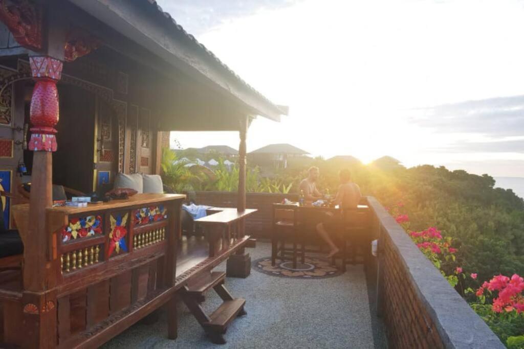Uluwatu The Hidden Escapes Bingin- Sunset Rooftop Wood House With Ocean View & Private Kitchen מראה חיצוני תמונה